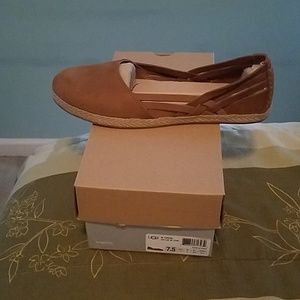 UGG flat, in original condition never worn